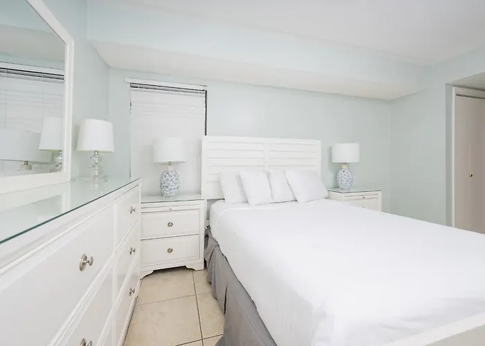 Apartment Island Winds East 210 *